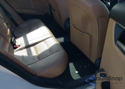 2013 Mercedes-Benz C 350 Sport z USA, uszkodzony, nr VIN WDDGF5HB0DR255531